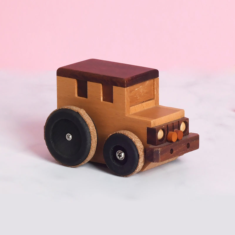 Woodylands Wind-up Toy Cars - Classic Car Music Box - Memory tune - Woodylands Vehicles