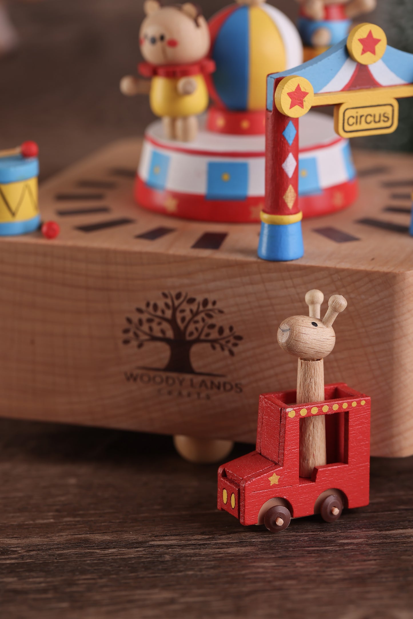 Wooden Music Box - Circus - Yellow Submarine tune
