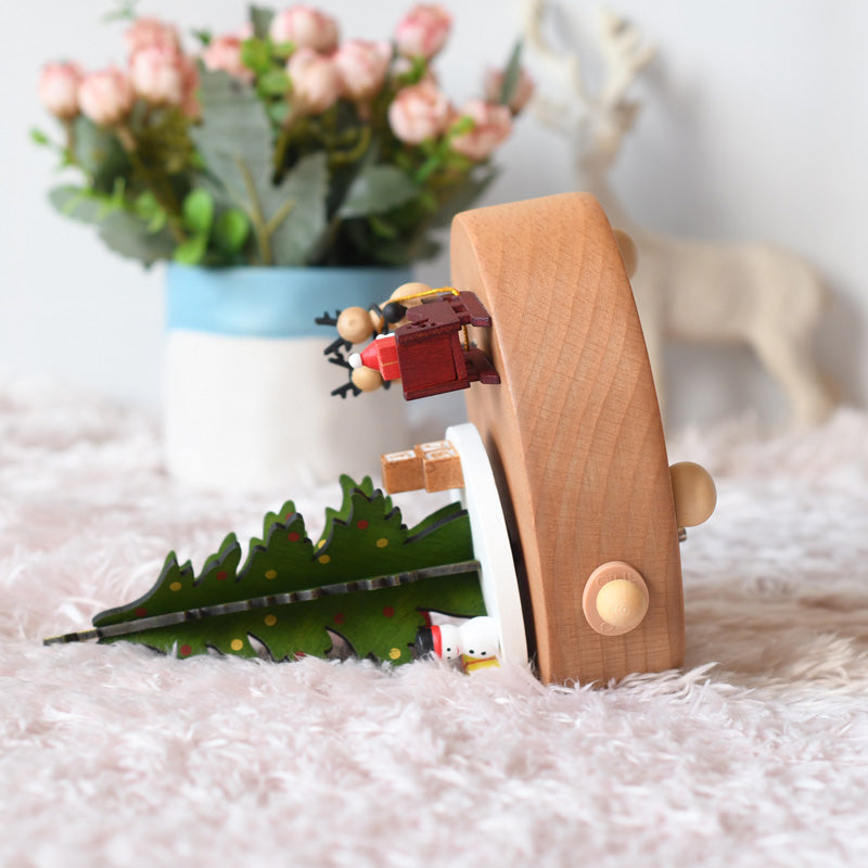 Woodylands Spieluhr – Rehbrauner Weihnachtsbaum